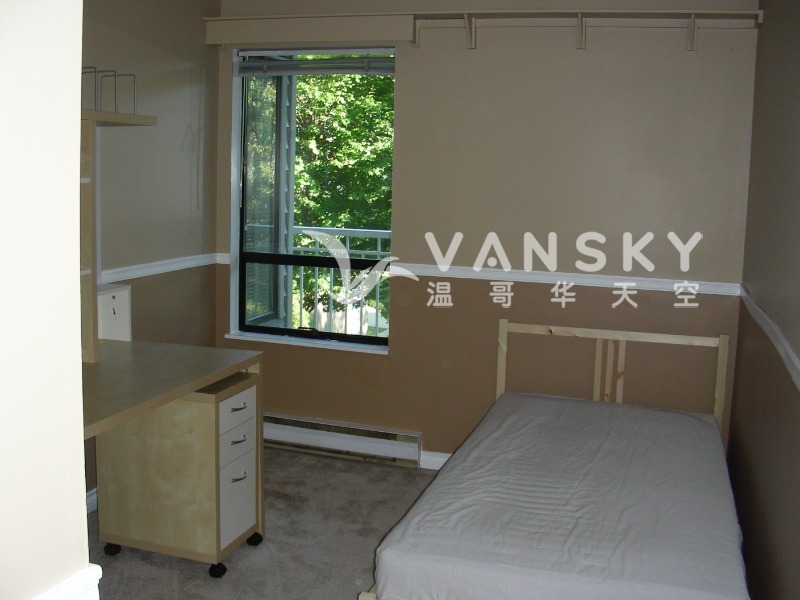 260107163443_2nd Bedroom1.JPG
